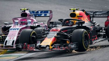 Wideo: Verstappen popycha Ocona i dostaje obowiązek służby publicznej