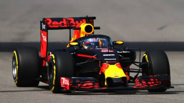 Debiutancka ochrona kokpitu „aeroscreen” Red Bulla podczas GP Rosji