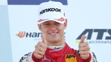 F1: Sebastian Vettel de la Ferrari îi îndeamnă la răbdare lui Mick Schumacher