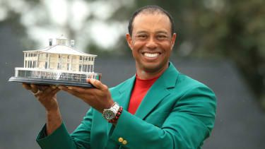 Tiger Woods švenčia savo Masters pergalę Augusta nacionaliniame golfo klube