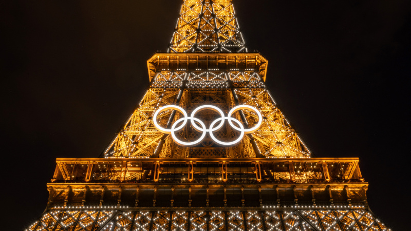 Олимпийские кольца в Париже' Eiffel Tower