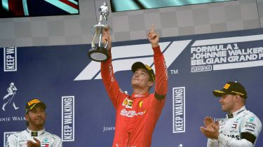 Ferrarijev Charles Leclerc kaže v nebo v poklon pokojnemu francoskemu vozniku Anthoinu Hubertu