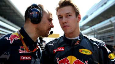 Red Bull skickar Kvyat till F1-gulag när Verstappen kliver upp