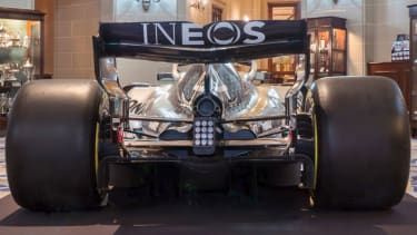 Mercedes W11 livery F1 2020 bil