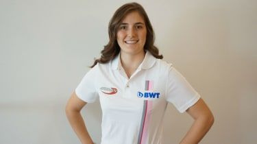 Tatiana Calderon blir den första kvinnliga föraren i F2