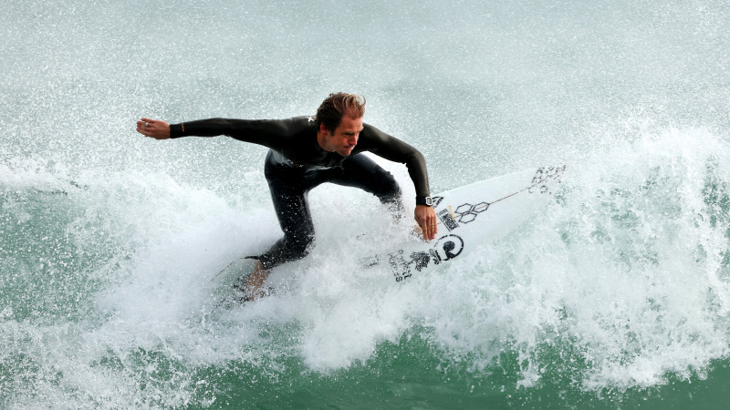   Nuova Zelanda's Billy Stairmand preparing for the 2024 Olympic surfing competition.