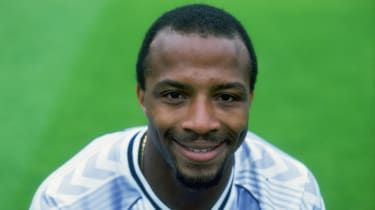 Cyrille Regis: Anglický fotbal vzdává hold tento víkend