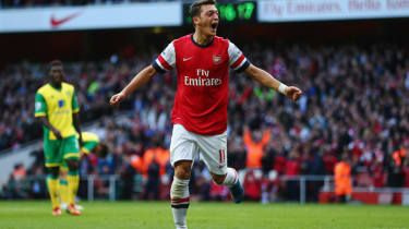 Özil-fejd: ex-flickvän anklagas för juridisk tvist med pappa