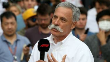 Dyrektor generalny F1, Chase Carey rozmawiał z mediami i fanami przed odwołanym Grand Prix Australii