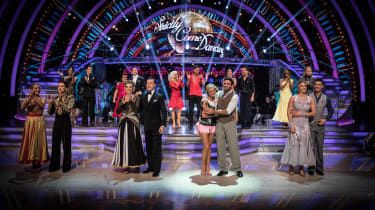Mecz w sobotę wieczorem: Premier League vs. Strictly Come Dancing vs. X Factor