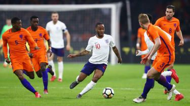 Anglia vs. Włochy: Raheem Sterling wzywa fanów do „dania miłości”