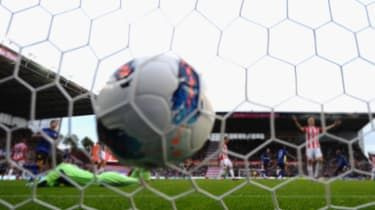 Fotballmisbruksskandale: NSPCC-hjelpelinjen oversvømmet med 860 oppringninger
