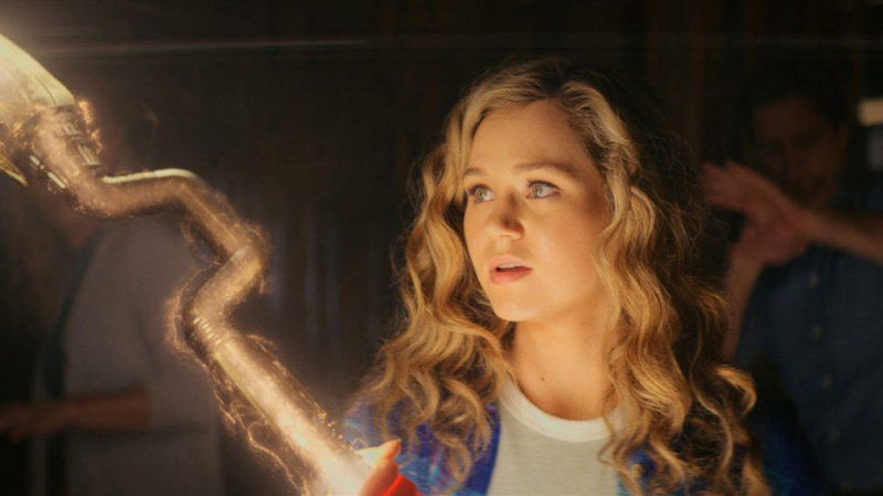 'Stargirl's Brec Bassinger erter en' episk 'kamp på vei inn i finalen