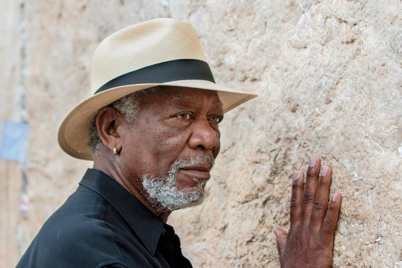 Berättelsen om Gud med Morgan Freeman blir andlig med 'Guds röst'