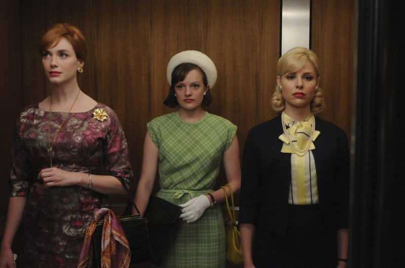 Joan Harris (Christina Hendricks), Peggy Olson (Elisabeth Moss) and Faye Miller (Cara Buono) - Mad Men - Season 4, Episode 9 - Photo Credit: Michael Yarish/AMC