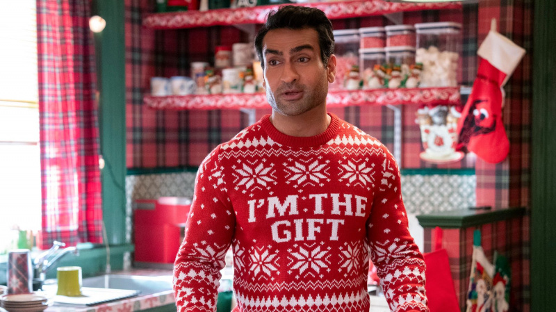 Kumail Nanjiani vo filme Only Murders in the Building, na Disney Plus vo Veľkej Británii