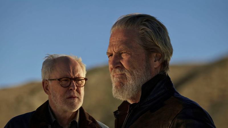   John Lithgow a Jeff Bridges vo filme The Old Man