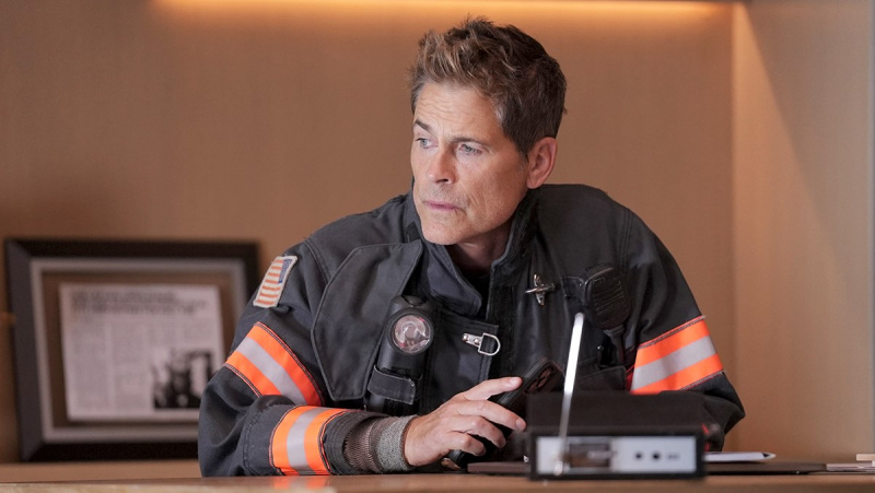   Rob Lowe dans 9-1-1 : Étoile solitaire