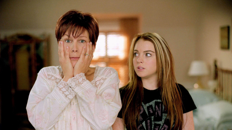  Džeimijs Lī Kērtiss un Lindsija Loena filmā Freaky Friday