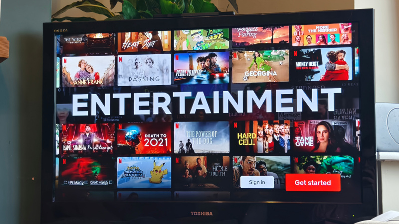 Musta reede voogesituspakkumised pakuvad teile 4 teenust odavamalt kui Netflixi hind