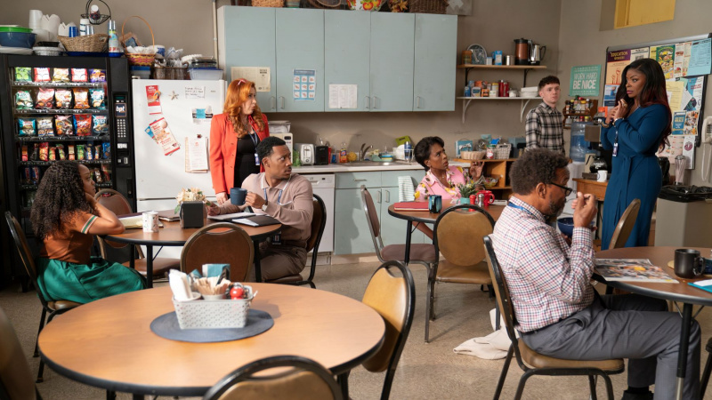   Quinta Brunson, Lisa Ann Walter, Tyler James Williams, Sheryl Lee Ralph, Chris Perfetti und Janelle James in Abbott Elementary