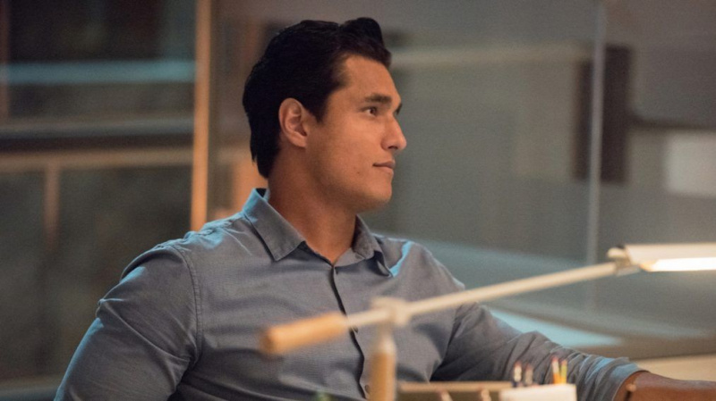 'Staz Nair de Supergirl sobre el verdadero William Dey y hasta dónde llegará por la verdad