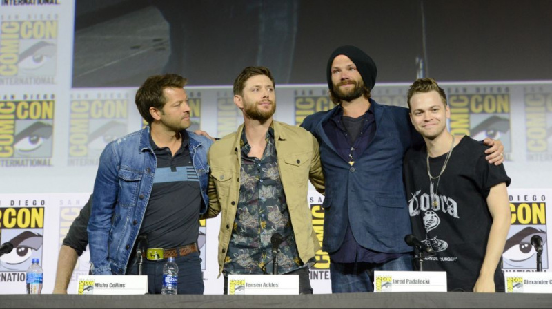 „Nadprzyrodzona” obsada staje się emocjonalna, odzwierciedla spuściznę programu w panelu Final Comic-Con