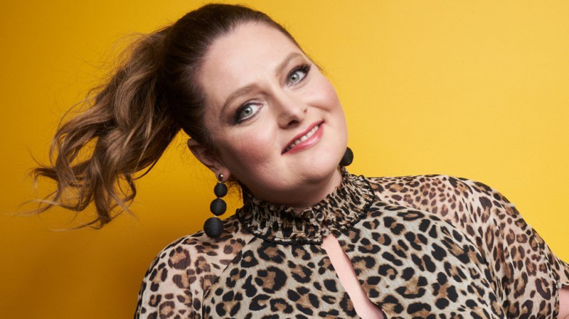 Varför 'Superstore' -stjärnan Lauren Ash är en scenstealer (VIDEO)