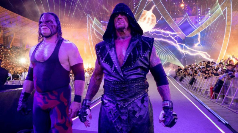 Entrada de Kane y Undertaker
