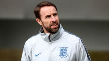 Englands træner Gareth Southgate tager træning forud for kampen mod Montenegro