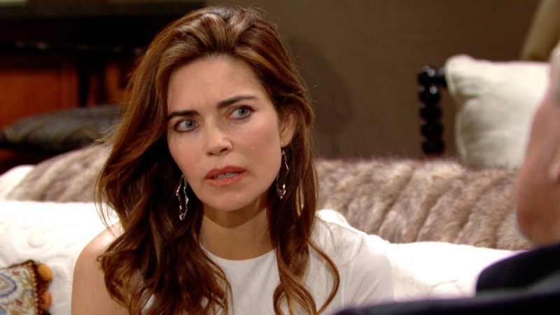   Amelia Heinle ako dotknutá Victoria vo filme Mladí a nepokojní