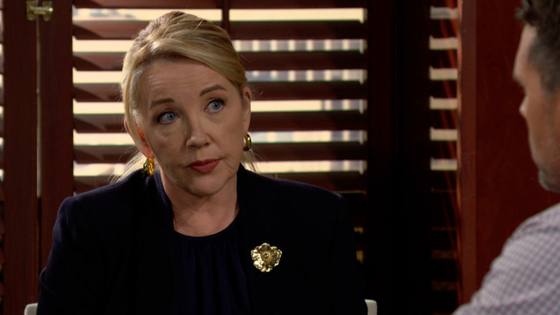   Melody Thomas Scott, The Young and the Restless'taki siyahlar içindeki Nikki rolünde