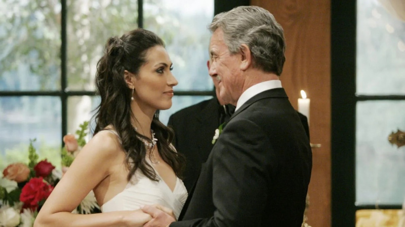   Raya Meddine ve Eric Braeden, The Young and the Restless'ta Sabrina ve Victor'un evleniyor rolünde