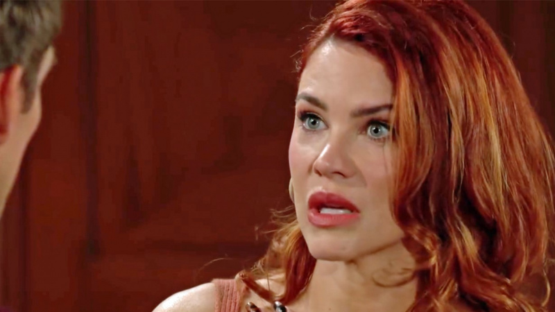   Courtney Hope ในบท Sally ตะลึงใน The Young and the Restless