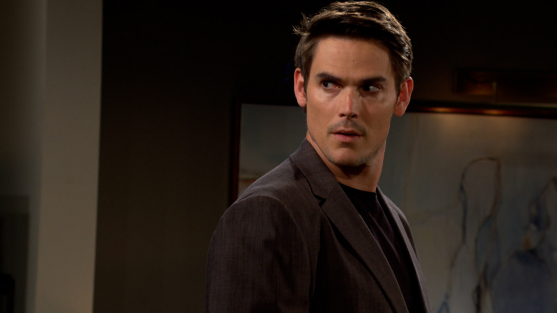   Mark Grossman dans le rôle d'Adam surpris dans Les Feux de l'Amour