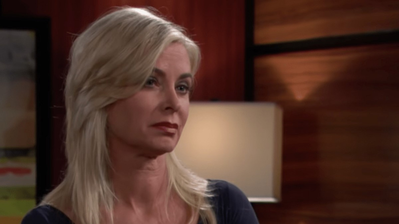   Eileen Davidson ako dotknutá Ashley vo filme The Young and the Restless