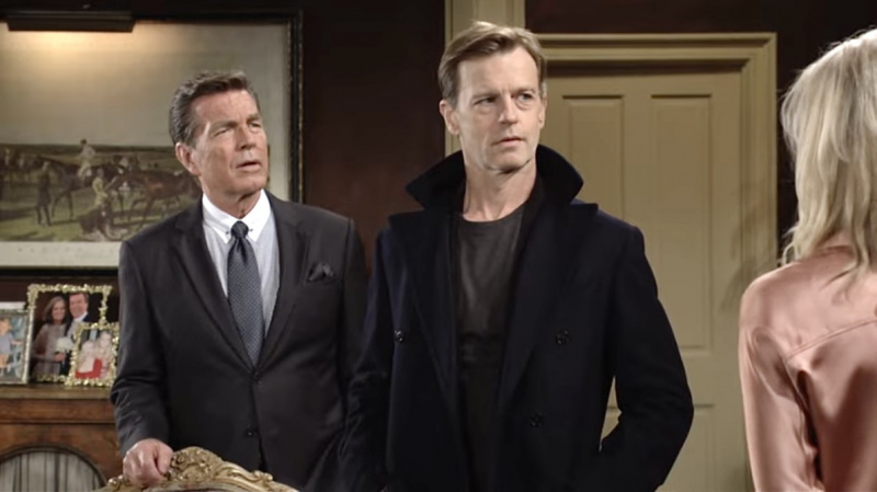 Peter Bergman และ Trevor St. John รับบทเป็น Jack และ Tucker ยืนเคียงข้างกันใน The Young and the Restless