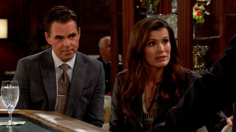 Jason Thompson a Melissa Claire Egan ako Billy a Chelsea pri jedálenskom stole vo filme The Young and the Restless