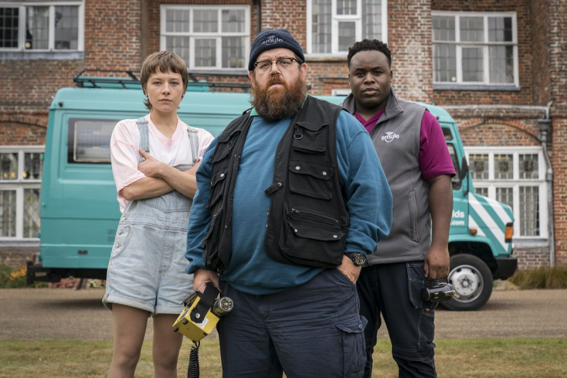 Los 'buscadores de la verdad' Nick Frost y Samson Kayo sobre su comedia fantasmal (VIDEO)