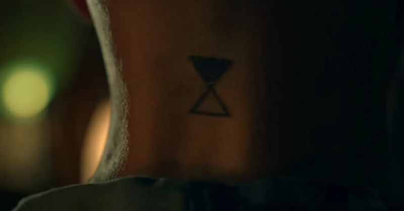  Doktor Georgina Stanton's hourglass tattoo