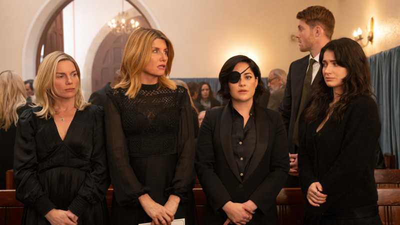 Eva Birthistle, Sharon Horgan, Sarah Greene และ Eve Hewson ใน Bad Sisters