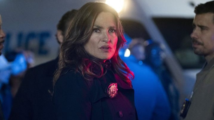 Law & Order: SVU 25. sezon 13. bölüm özeti — Olivia masum bir adamı kurtarmak için yarışıyor