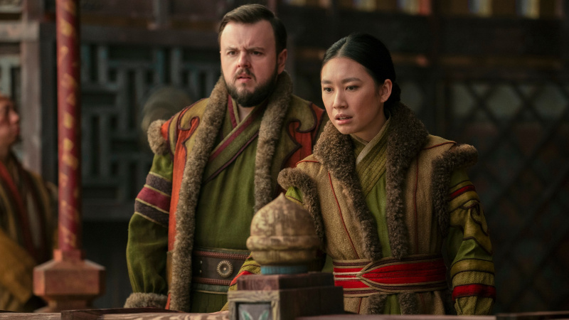 Ο Jack (John Bradley) και ο Jin (Jess Hong) στο 3 Body Problem