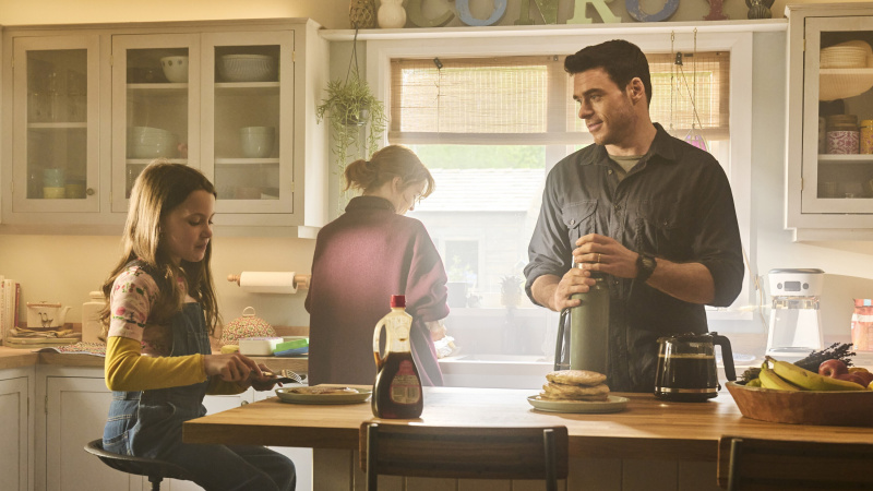   シタデルの Caoilinn Springall と Richard Madden