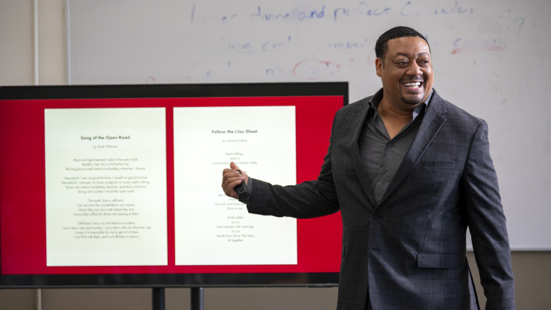   Cedric Yarbrough em Lucky Hank