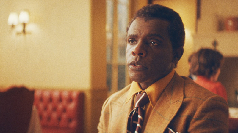   Chris Chalk vo filme Feud: Capote vs the Swans