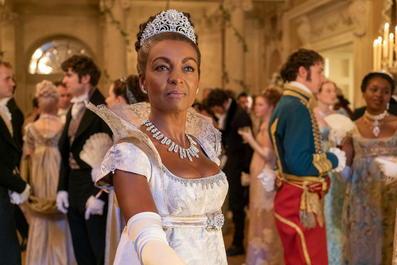   Adjoa Andoh como Lady Danbury