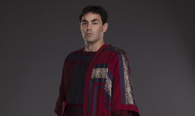   Matthew McNulty hrá Gaiusa v Domina sezóne 2