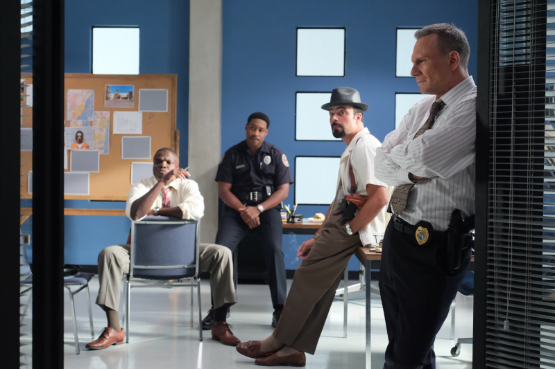   Christian Slater dans le rôle de Harry Morgan dans Dexter : Le péché originel