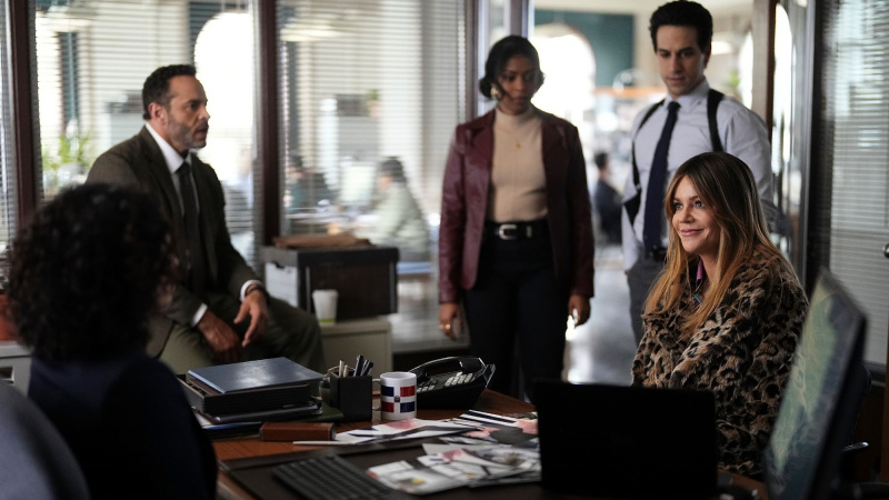   Daniel Sunjata, Javicia Leslie, Deniz AkDeniz și Kaitlin Olson în High Potential